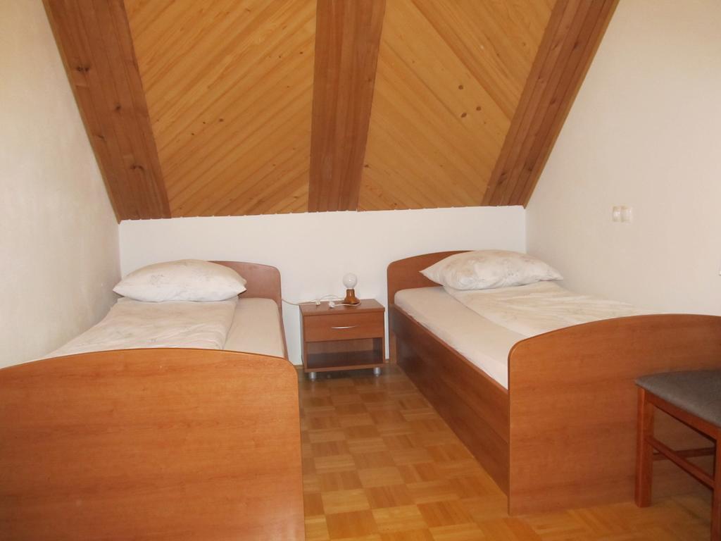 Tourist Farm Ljubica Villa Poljane nad Skofjo Loko Room photo