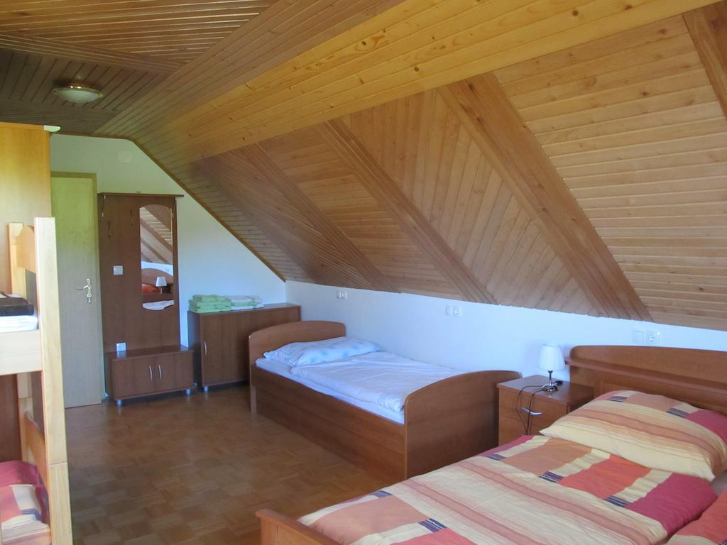 Tourist Farm Ljubica Villa Poljane nad Skofjo Loko Room photo